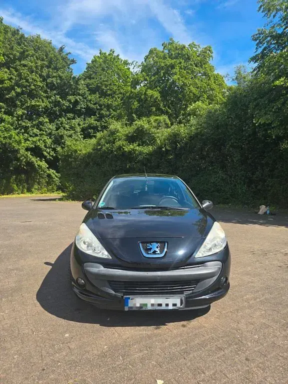 Gebraucht Peugeot 206 60 PS (44 kW) 2010 Schwarz Limousine