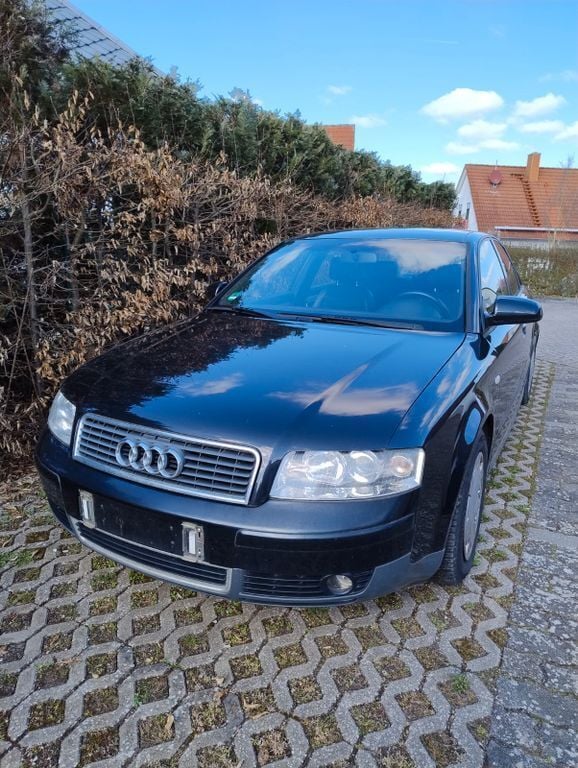 Schwarz Gebraucht 2002 Audi A4 S-Line Limousine | 1.000 € (Superpreis) - Bild 1/4