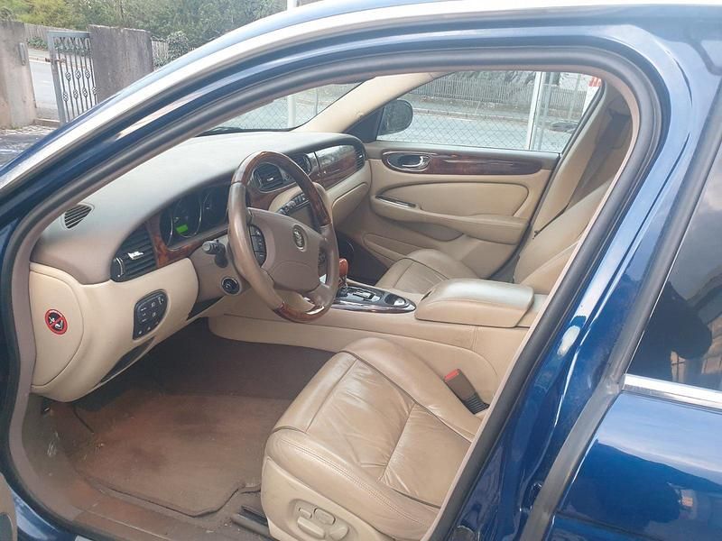 Second-hand Jaguar XJ 2005 Albastru Berlinǎ
