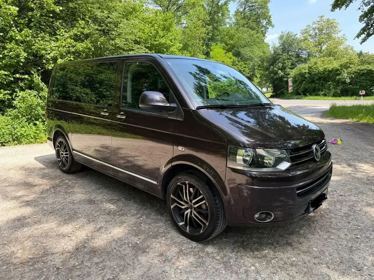 Gebraucht VW Multivan 179 PS (131 kW) 2010 Violet Van / Kleinbus