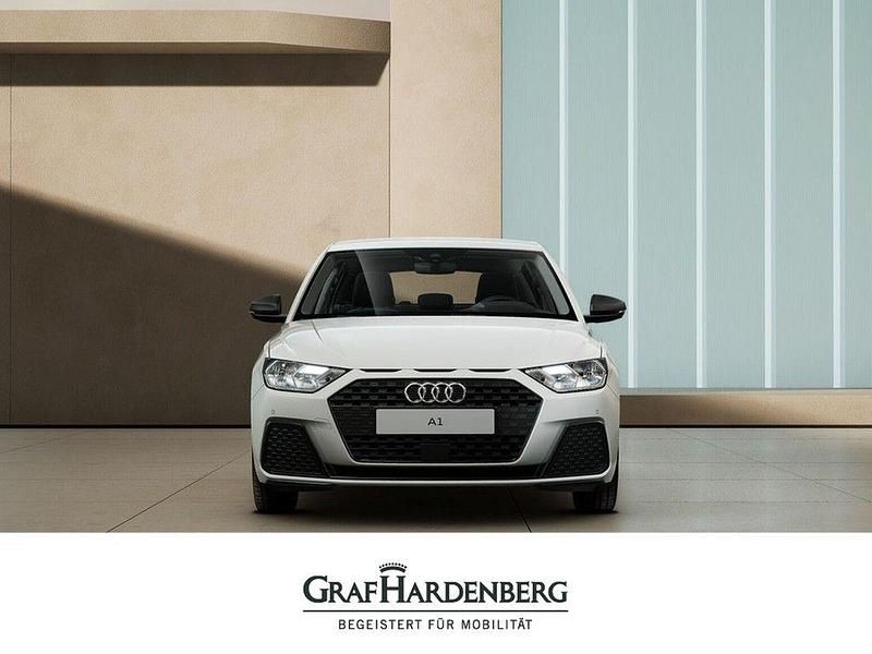 Weiß Neu 2025 Audi A1 Sportback Advanced Plus Kleinwagen | 25.183 € (Superpreis) - Bild 1/4
