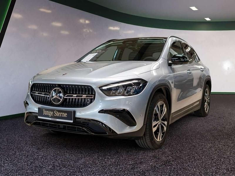 Gebraucht Mercedes GLA200 Advanced 163 PS (119 kW) 2025 Silber SUV