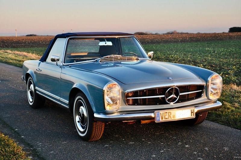 Blau Gebraucht 1967 Mercedes 250 Cabrio | 65.900 € - Bild 1/4