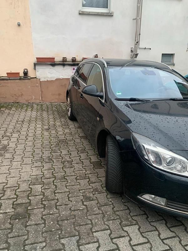 Gebraucht Opel Insignia Sport 163 PS (119 kW) 2012 Schwarz Kombi