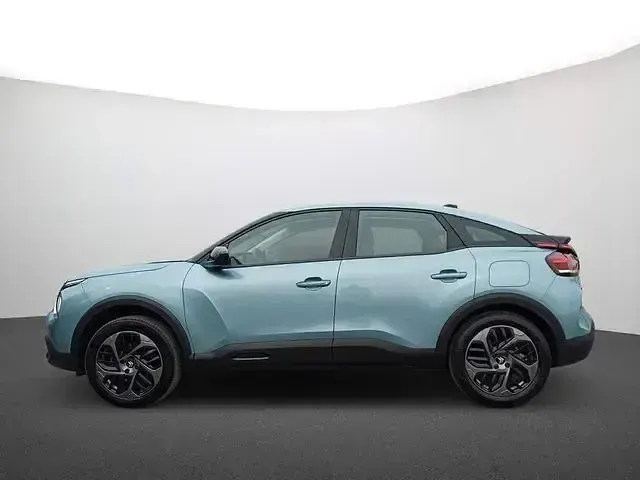Gebraucht Citroën C4 Feel 131 PS (96 kW) 2023 Lackierung olbia blau/typ aussenverkleidung metalliclackierung SUV