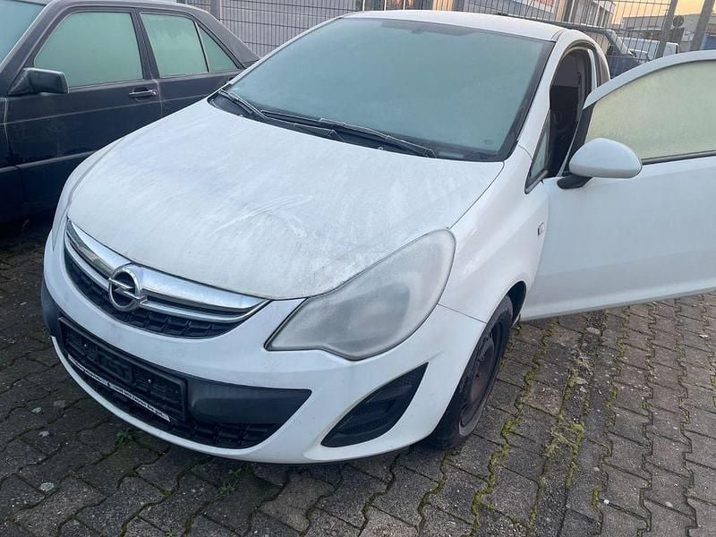 Weiß Gebraucht 2012 Opel Corsa Limousine | 1.300 € (Superpreis) - Bild 1/4