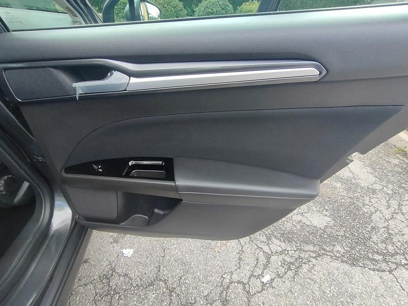 Gebraucht Ford Mondeo 150 PS (110 kW) 2021 Limousine