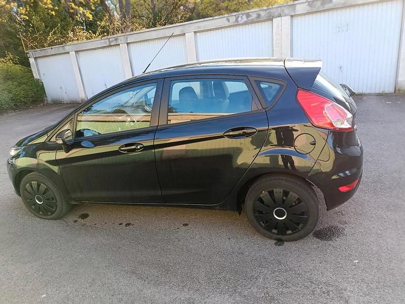 Second-hand Ford Focus 80 CP (58 kW) 2013 Negru Berlinǎ