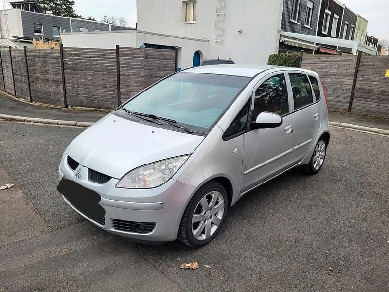 Silber Gebraucht 2005 Mitsubishi Colt Limousine | 2.450 € (Fairer Preis) - Bild 1/4
