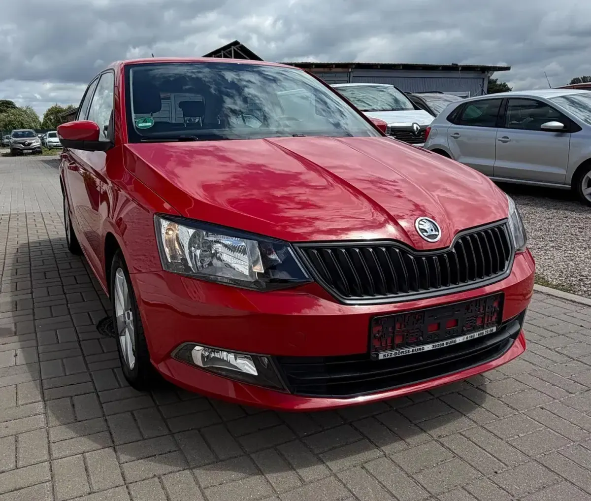 Gebraucht Skoda Fabia Active 90 PS (66 kW) 2015 Rot Limousine