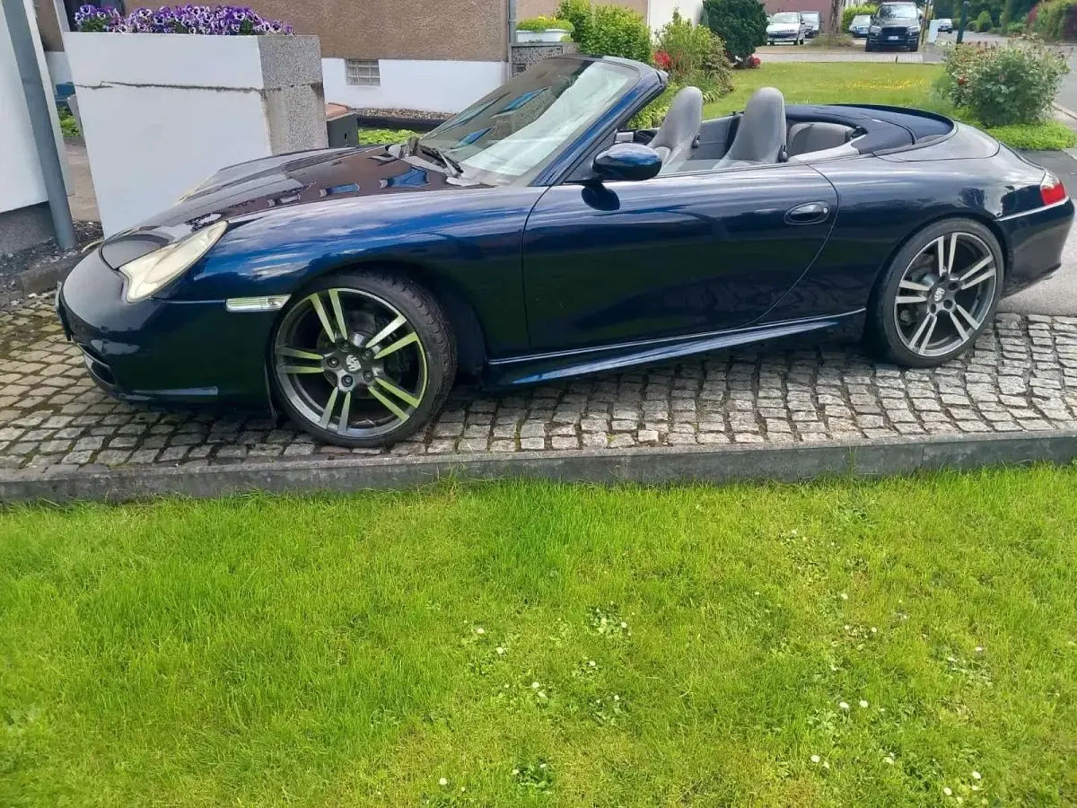 Gebraucht Porsche 996 320 PS (235 kW) 2002 Blau Cabrio