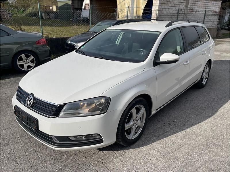 Gebraucht VW Passat 77 PS (56 kW) 2011 Weiß Kombi