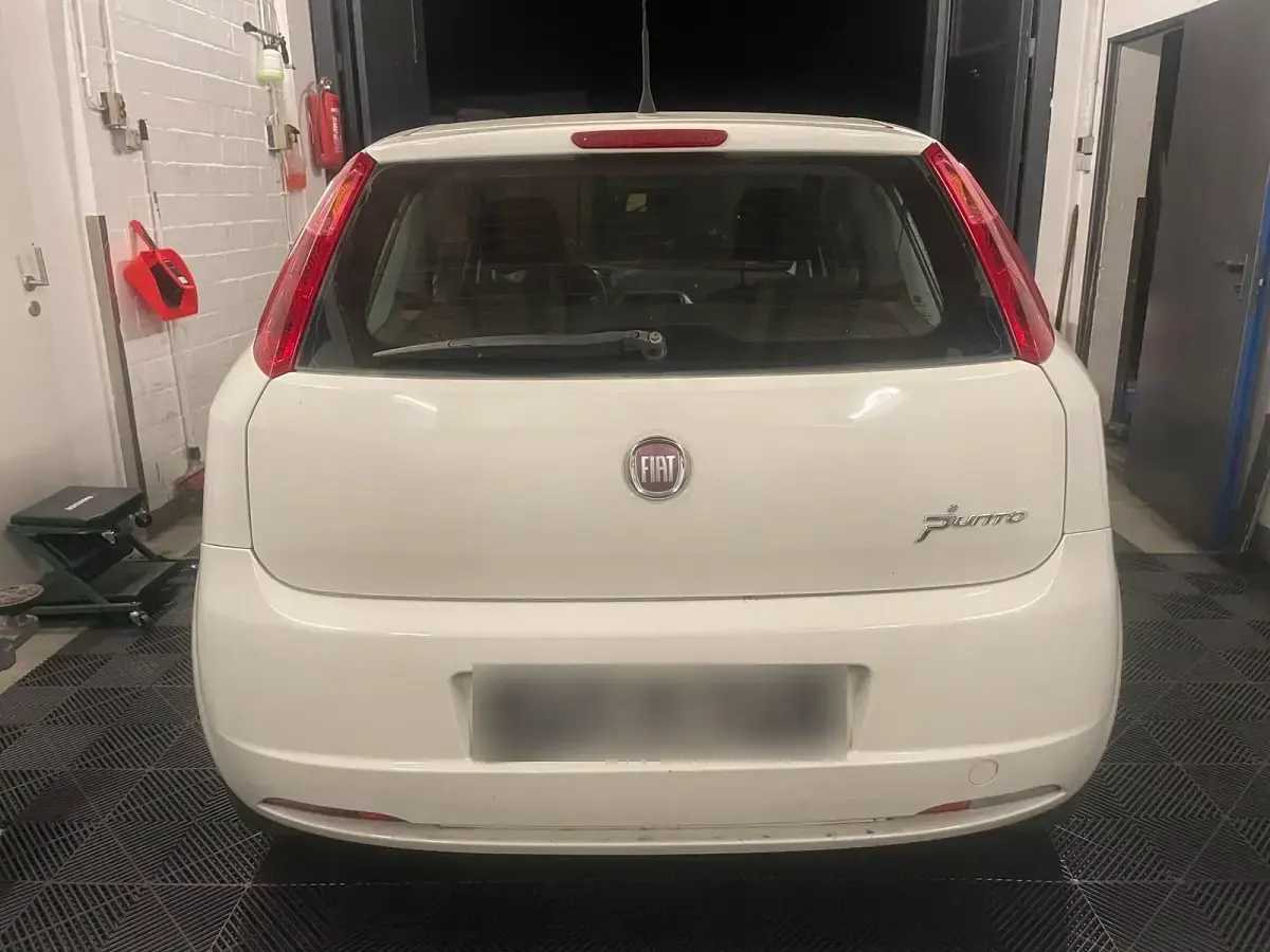 Gebraucht Fiat Punto 69 PS (50 kW) 2011 Weiß Kleinwagen