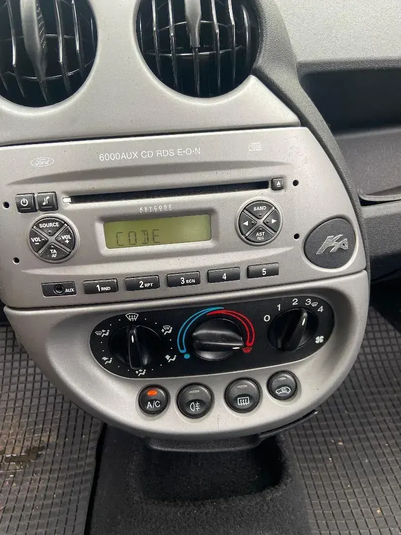Używany Ford Ka 70 KM (51 kW) 2008 Szary Hatchback