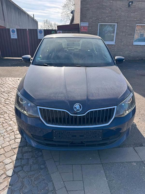 Blau Gebraucht 2015 Skoda Fabia Kleinwagen | 5.999 € (Guter Preis) - Bild 1/4