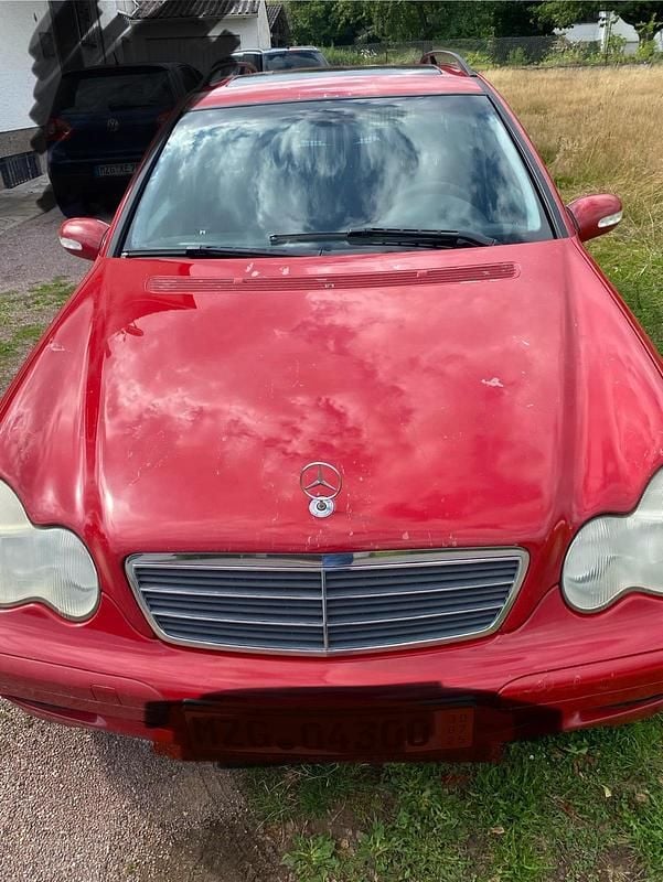 Rot Gebraucht 2003 Mercedes C220 Kombi | 1.500 € - Bild 1/4