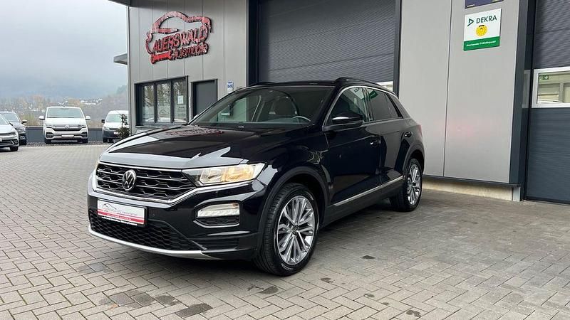 Schwarz Gebraucht 2021 VW T-Roc Active SUV | 15.790 € (Etwas zu teuer) - Bild 1/4