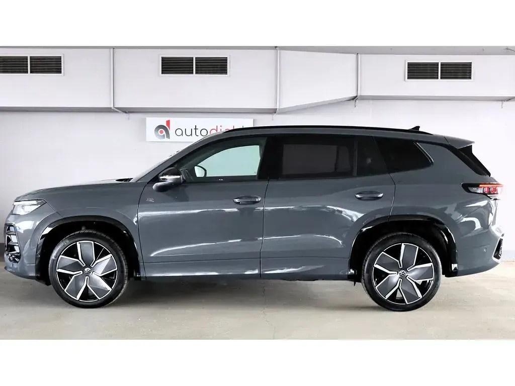 Gebraucht VW Tayron R-line 193 PS (141 kW) 2025 Grau SUV
