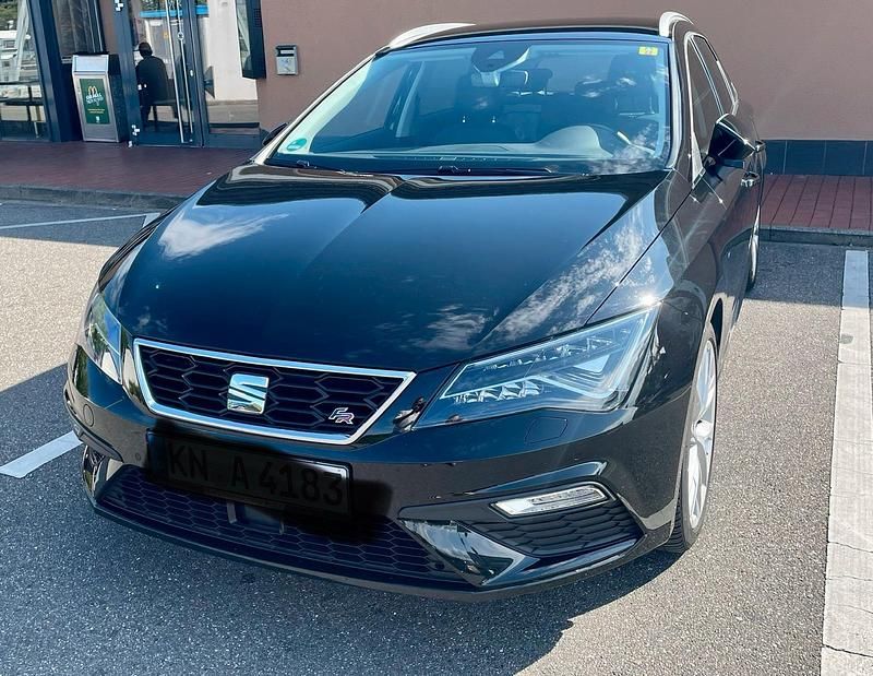 Schwarz Gebraucht 2019 Seat Leon FR Sport Kombi | 16.900 € - Bild 1/4