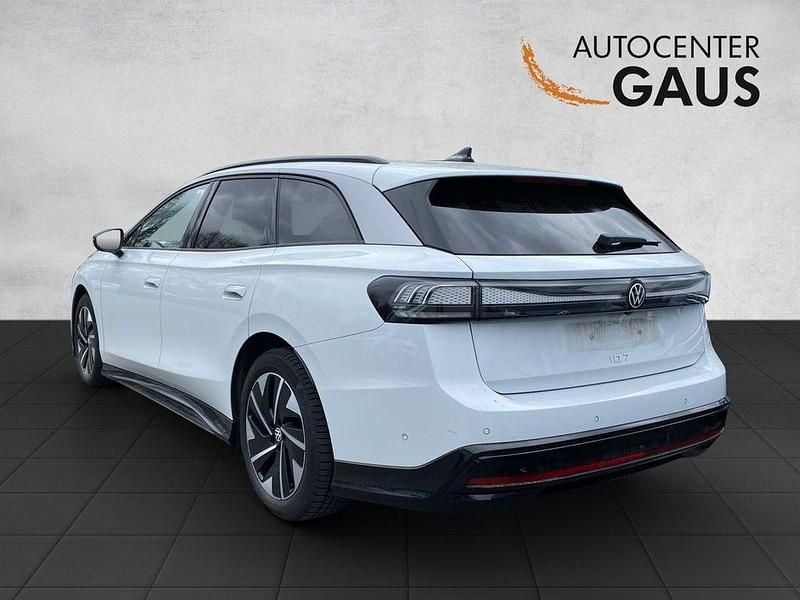 Gebraucht VW ID.7 Pro 210 kW (286 PS) 2025 Weiß Kombi