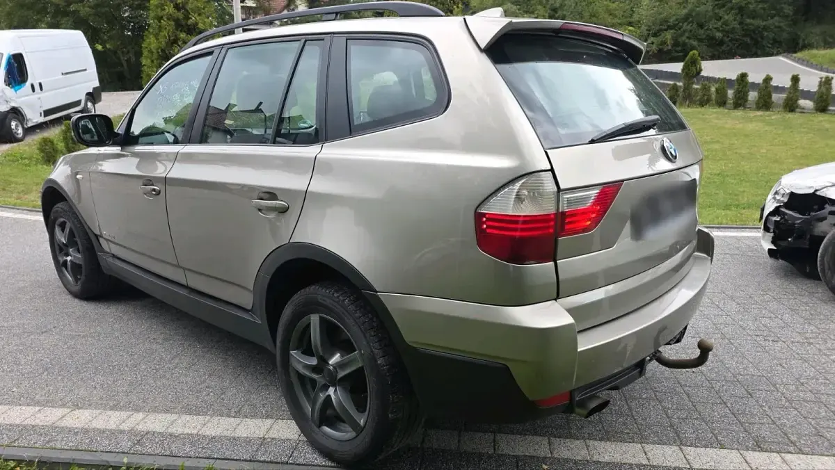 Gebraucht BMW X3 140 PS (102 kW) 2009 Silber SUV