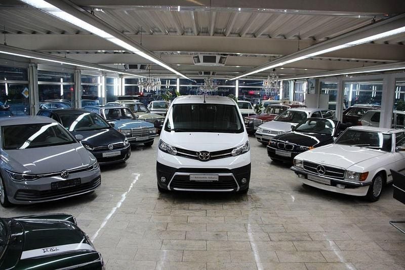 Gebraucht Toyota Proace 122 PS (89 kW) 2020 Weiß Van / Kleinbus