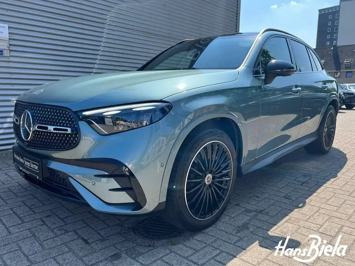 Gebraucht Mercedes GLC300 AMG 269 PS (197 kW) 2025 Silber SUV