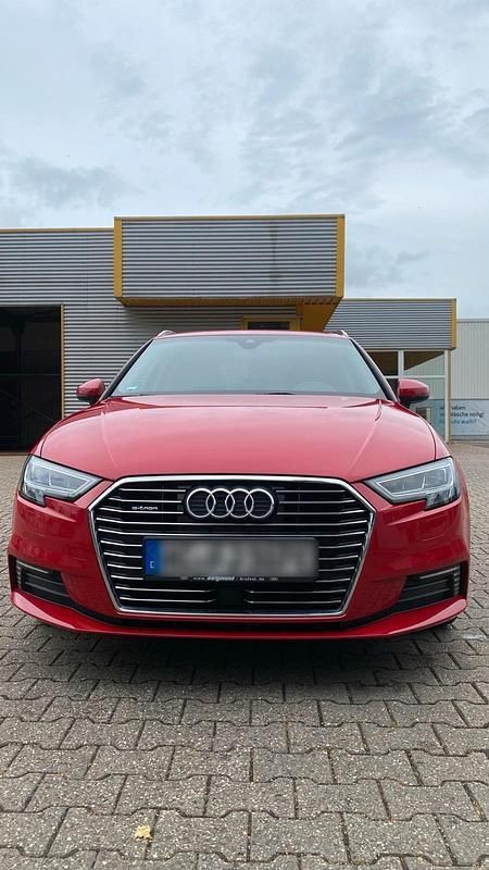 Rot Gebraucht 2017 Audi A3 e-tron Kleinwagen | 14.200 € (Guter Preis) - Bild 1/4