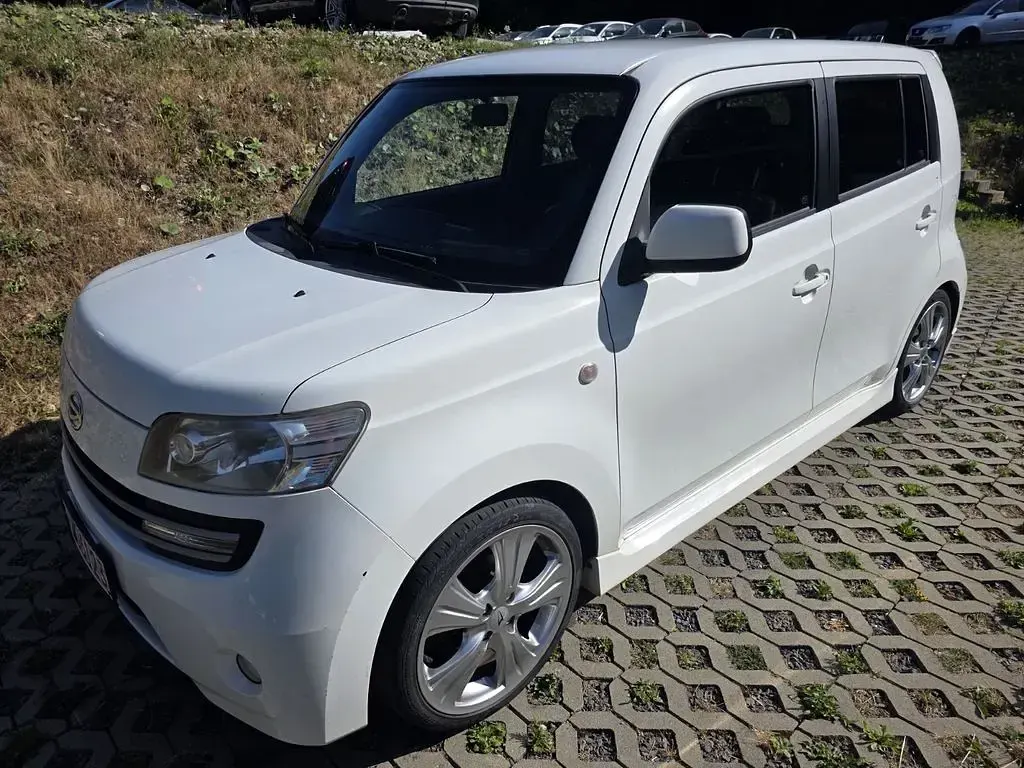 Gebraucht Daihatsu Materia 103 PS (75 kW) 2008 Weiß Van / Kleinbus