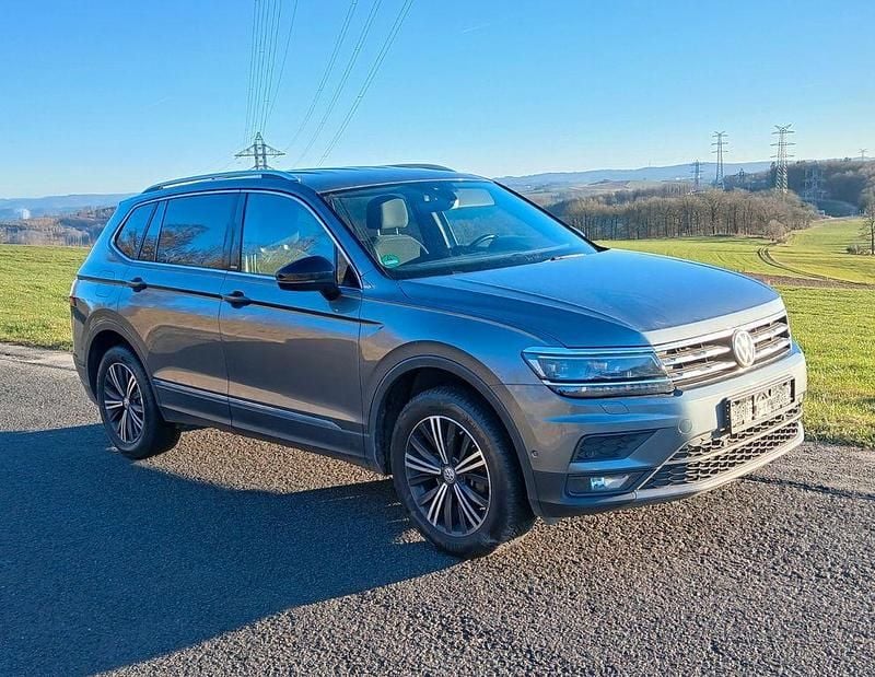 Gebraucht VW Tiguan Allspace United 150 PS (110 kW) 2021 Platinum grey SUV