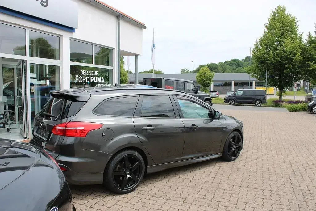 Gebraucht Ford Focus ST-Line 140 PS (102 kW) 2018 Grau Kombi