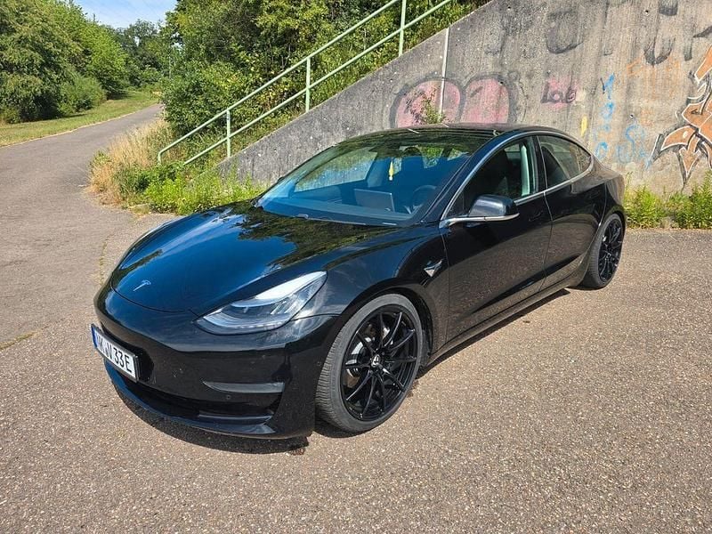 Schwarz Gebraucht 2019 Tesla Model 3 Standard Range Plus Limousine | 20.900 € - Bild 1/4