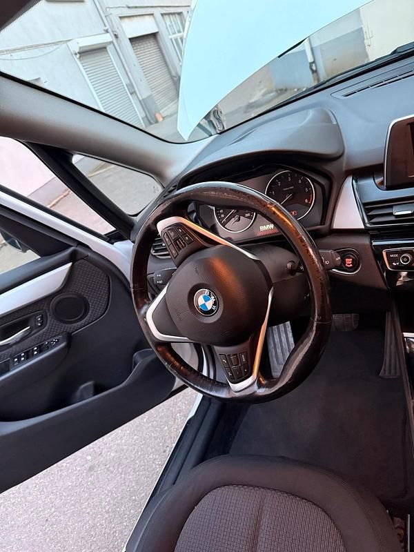 Gebraucht BMW 216 116 PS (85 kW) 2018 Weiß Kombi