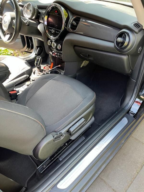 Schwarz Gebraucht 2021 Mini ONE Kleinwagen | 17.000 € (Guter Preis) - Bild 1/4