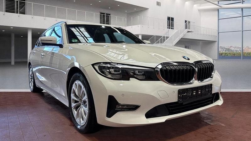 Gebraucht BMW 320 Advantage 190 PS (139 kW) 2021 Weiß Kombi