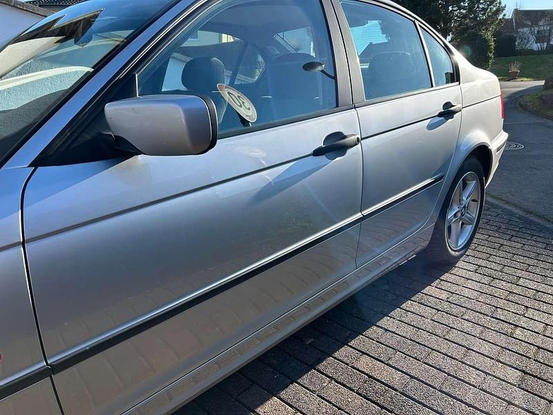 Gebraucht BMW 316 105 PS (77 kW) 1999 Silber Limousine