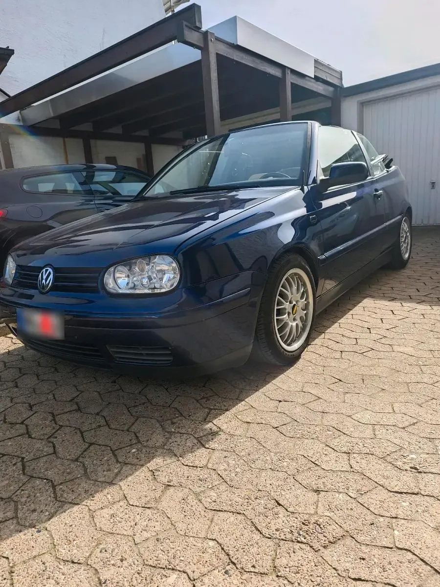 Używany VW Golf 101 KM (74 kW) 1999 Purpurowy Kabriolet