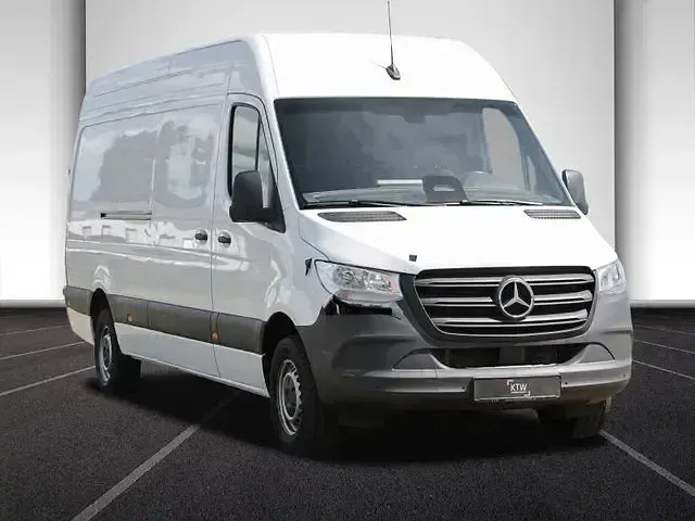 Gebraucht Mercedes Sprinter 170 PS (125 kW) 2025 Arktikweiss Van