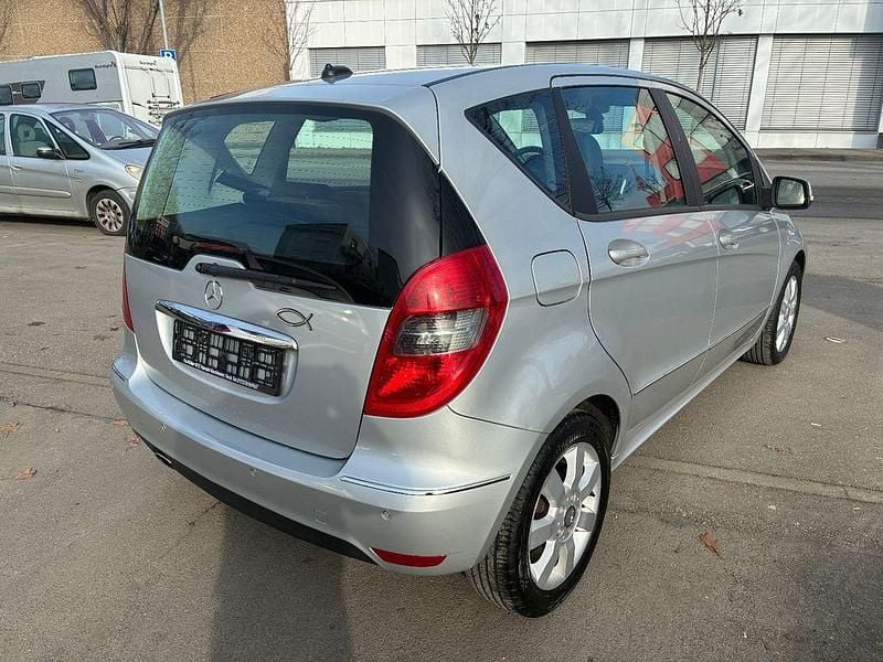 Gebraucht Mercedes A160 95 PS (69 kW) 2011 Silber Limousine