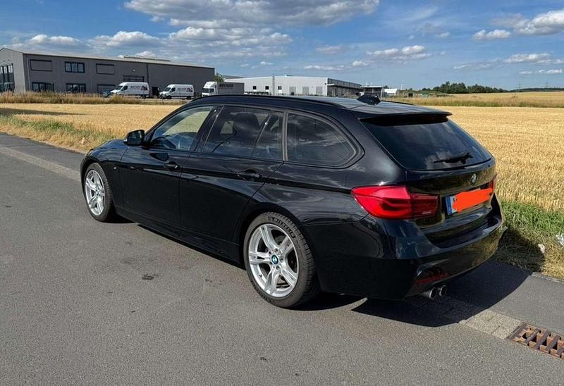 Schwarz Gebraucht 2018 BMW 320 M Sport Kombi | 22.800 € (Etwas zu teuer) - Bild 1/4