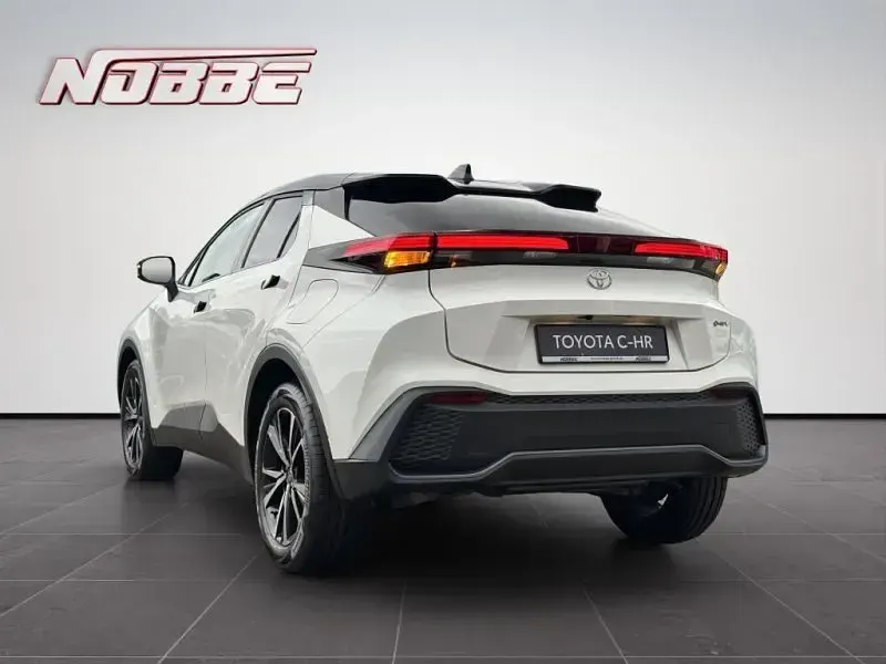 Neu Toyota C-HR 197 PS (144 kW) 2025 Schneeweiß/schwarz SUV