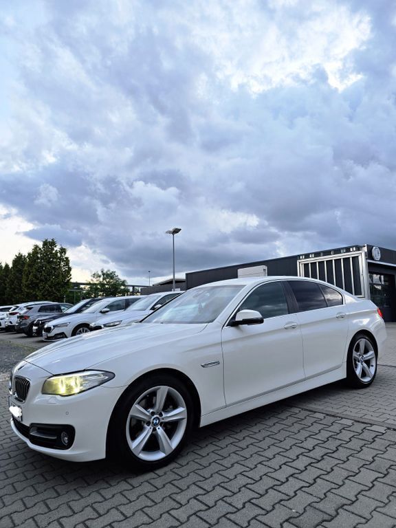 Weiß Gebraucht 2016 BMW 520 Efficient Dynamics Limousine | 15.000 € (Fairer Preis) - Bild 1/4
