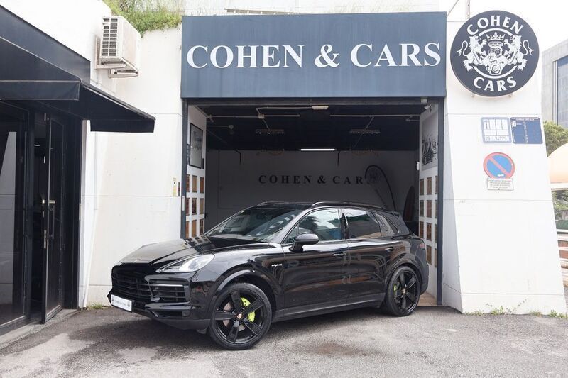 Schwarz Gebraucht 2020 Porsche Cayenne SUV | 74.900 € (Teuer) - Bild 1/4