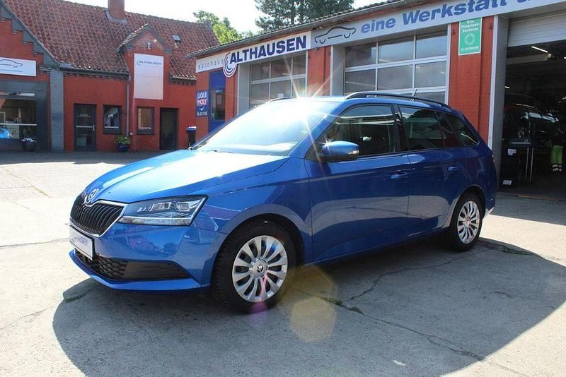 Blau Gebraucht 2022 Skoda Fabia Ambition Kombi | 15.990 € (Fairer Preis) - Bild 1/4