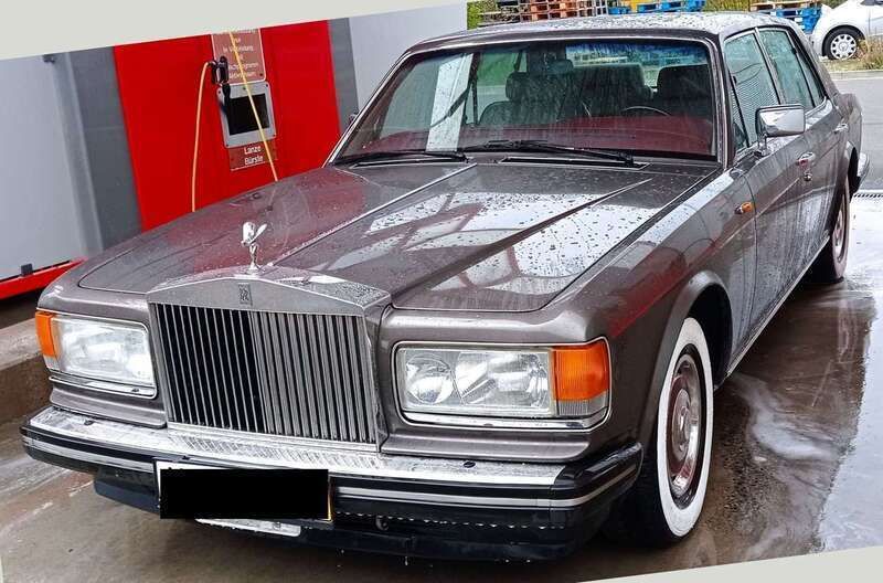 Grau Gebraucht 1988 Rolls Royce Silver Spirit Limousine | 19.900 € - Bild 1/4