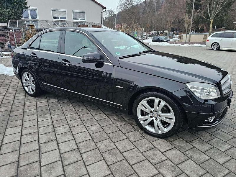 Gebraucht Mercedes C230 Avantgarde 204 PS (150 kW) 2009 Schwarz Limousine