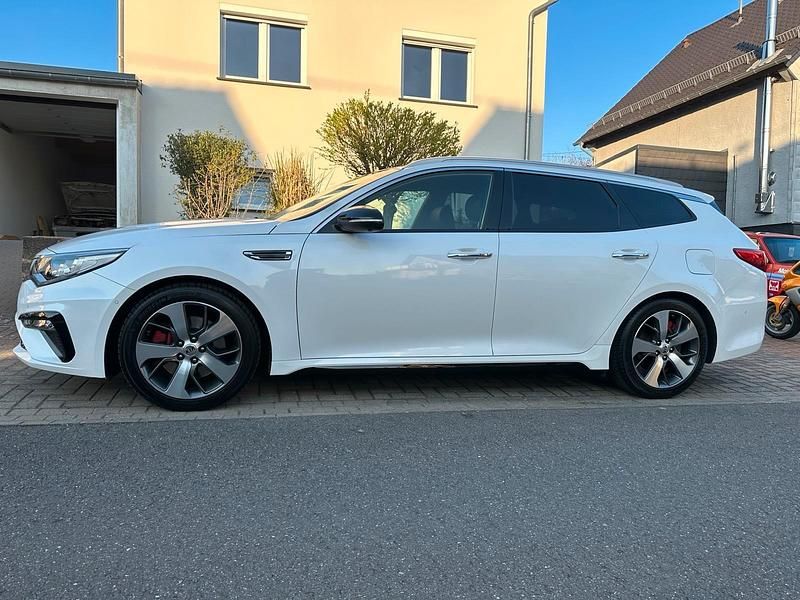 Weiß Gebraucht 2019 Kia Optima Kombi | 25.000 € (Teuer) - Bild 1/4