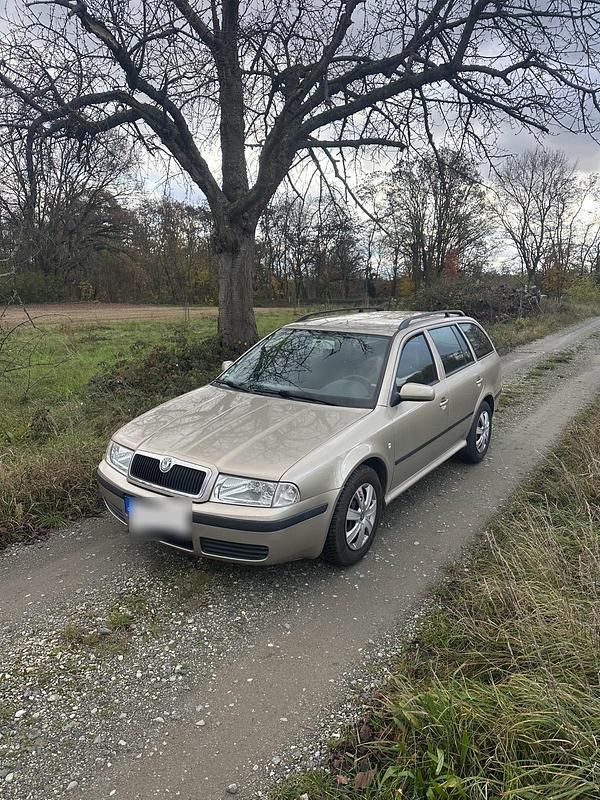 Gebraucht Skoda Octavia 115 PS (84 kW) 2004 Gold Kombi