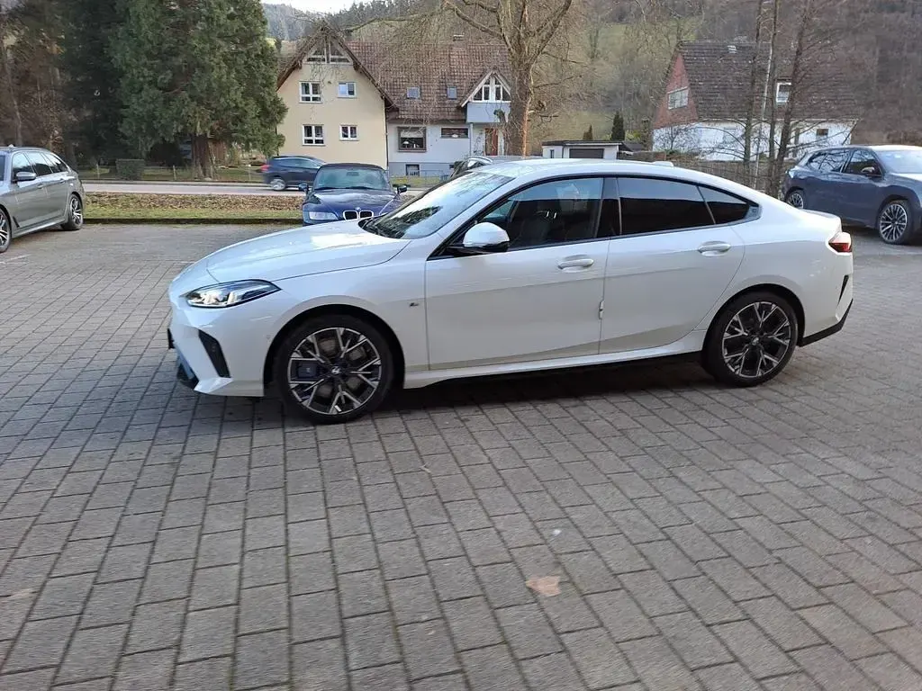 Używany BMW 220 Performance 156 KM (114 kW) 2025 Biały Coupe