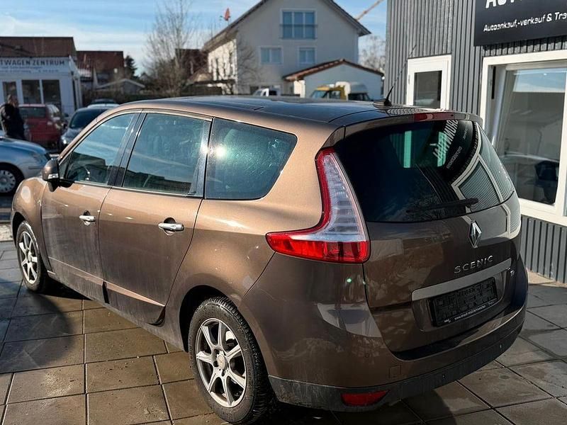 Gebraucht Renault Scénic III Luxe 131 PS (96 kW) 2010 Braun Van / Kleinbus